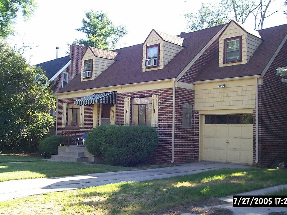 2nd image of 1931 N Newport St