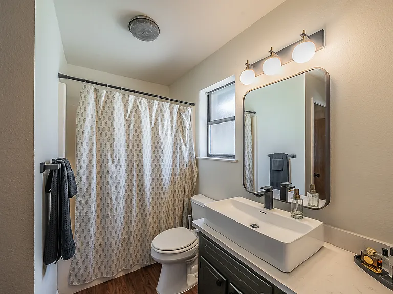 302 W Hale Ave — Photo 34