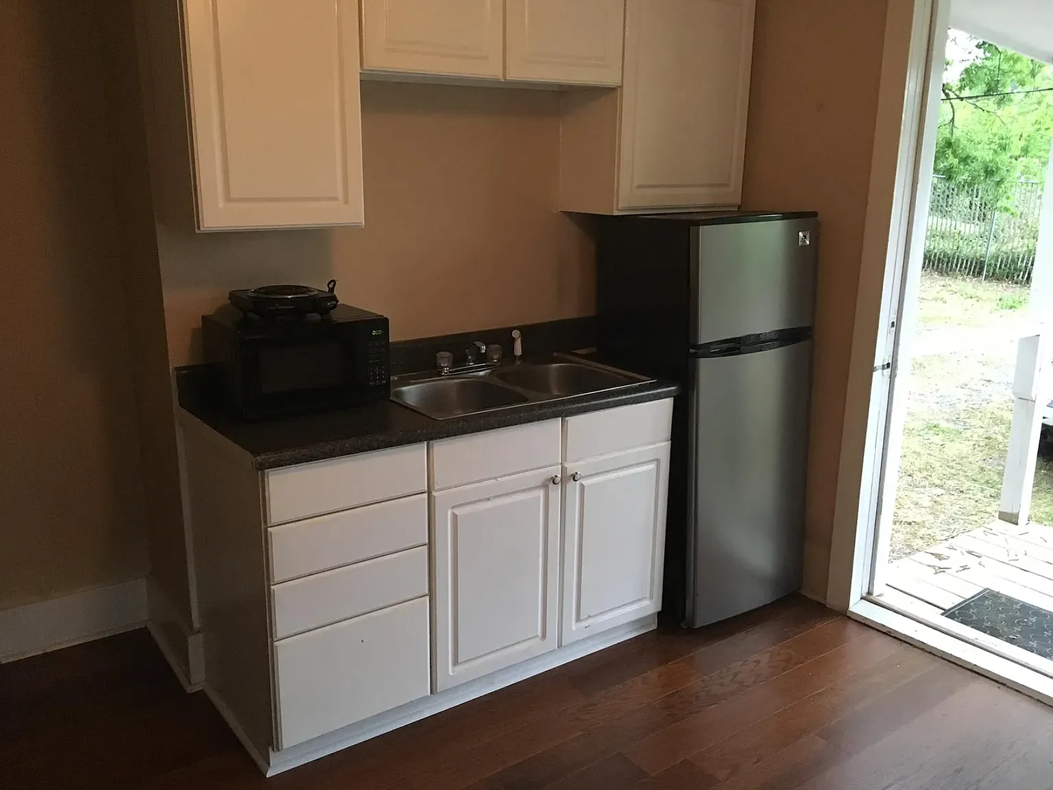 Studio, 250 sqft, $600 — Photo 3