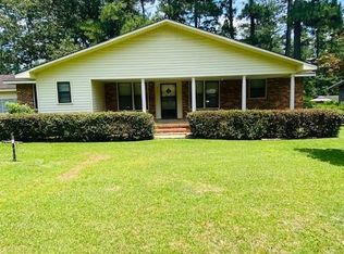 877 3rd St SE, Cairo, GA 39828