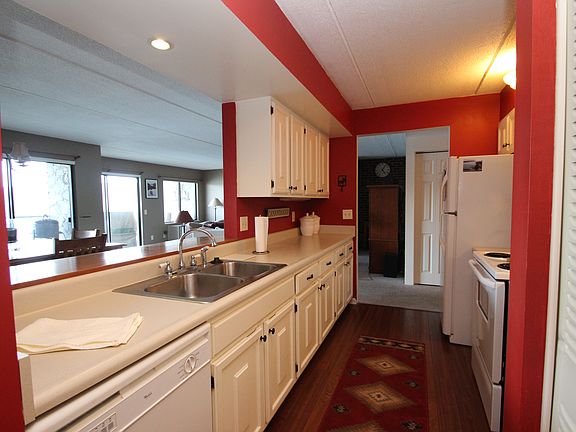 5th image of 146 Cliffside Dr