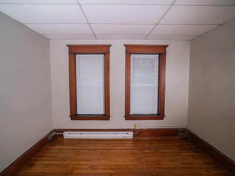 243-245 Sargeant St #2R — Photo 9