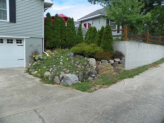 4th image of 1212 Byfield Dr