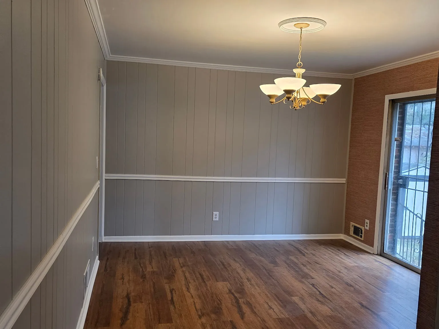 3 bed, 1180 sqft, $2,100 — Photo 3