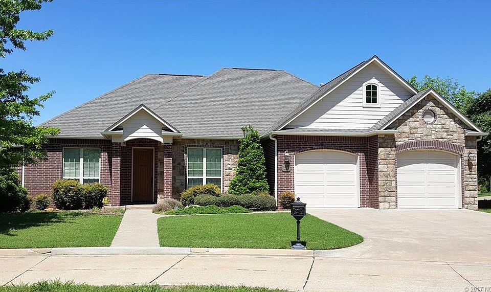 1st image of 3200 Cypress Point Cir