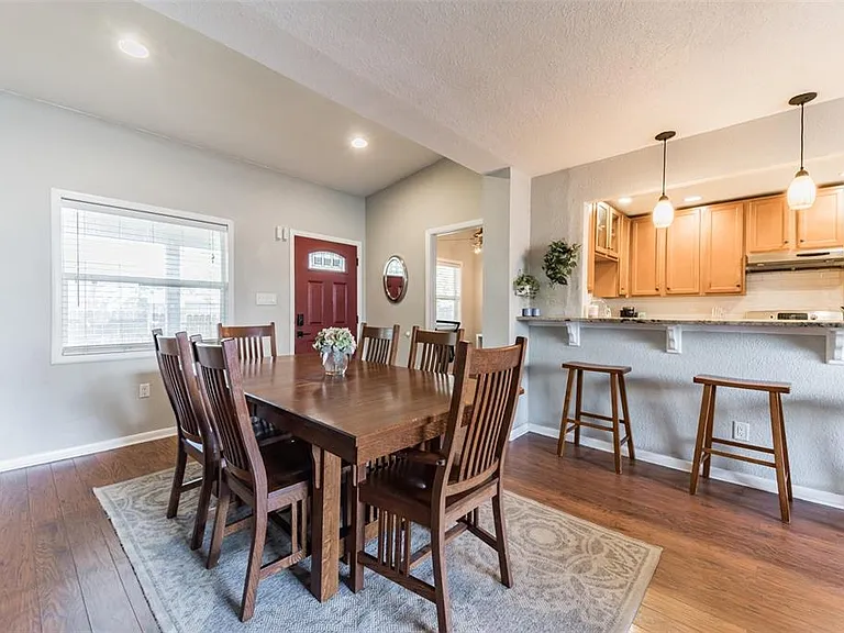 418 Lebeau St — Photo 10