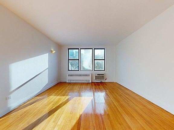 3rd image of 225 E 26th St #6C