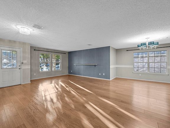 5th image of 6503 White Oaks Ln