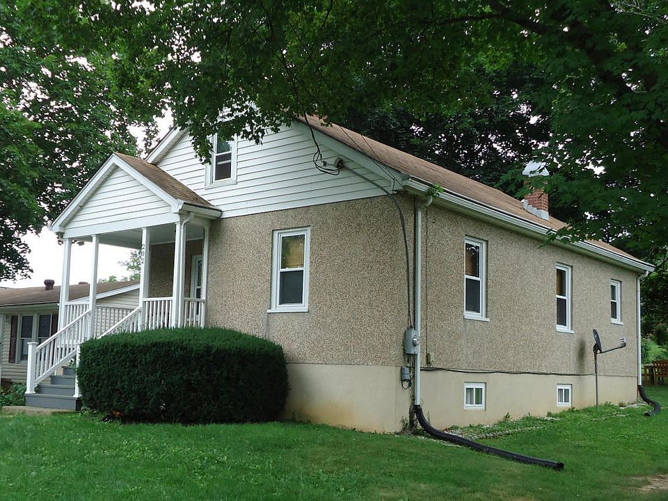 2nd image of 202 Miller St