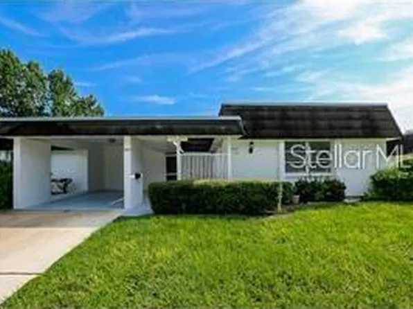 3925 Glen Oaks Dr E #50, Sarasota, FL 34232