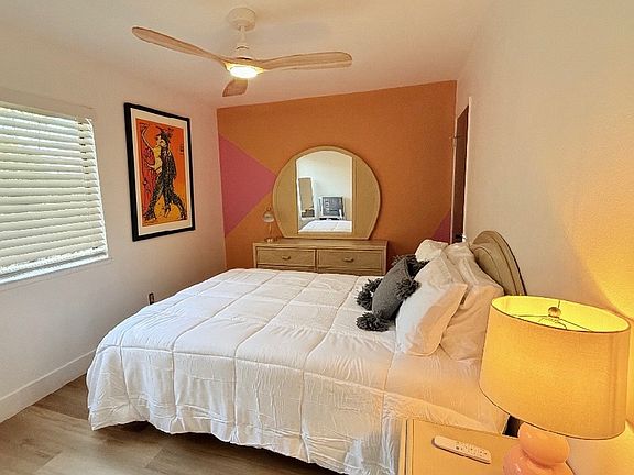 additional queen size bedroom $1400 a month shared bathroom