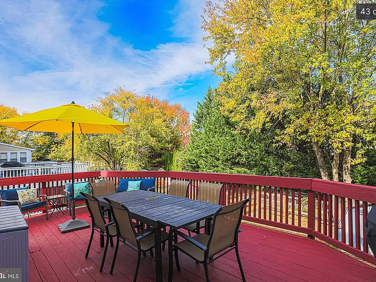 48 Stoneway Pl — Photo 2