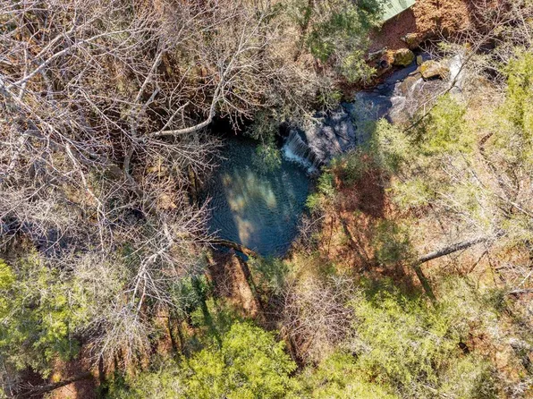 911 Spearhead Cir, Clarkrange, TN 38553