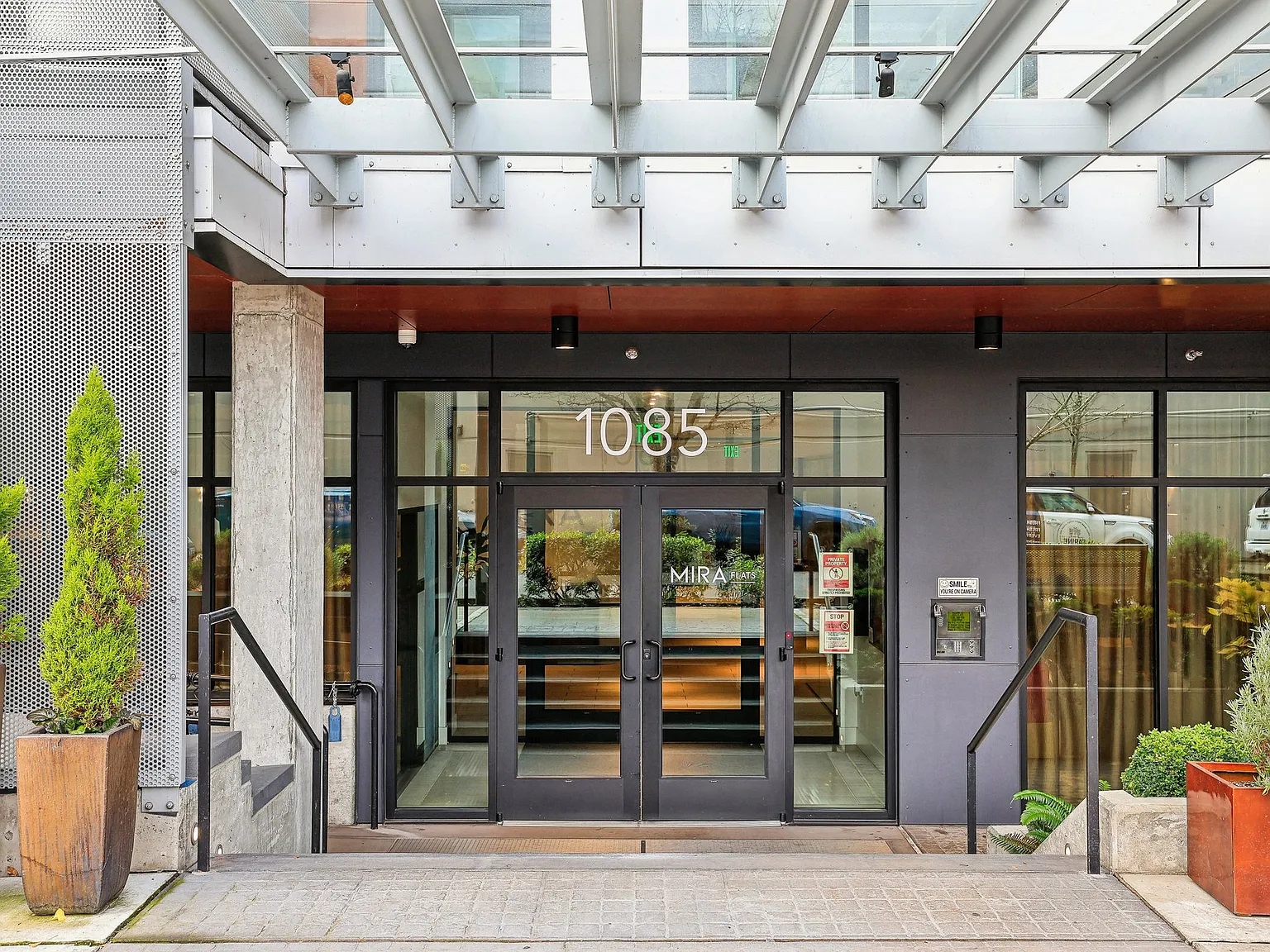 1 bed, 675 sqft, $2,700 — Photo 2