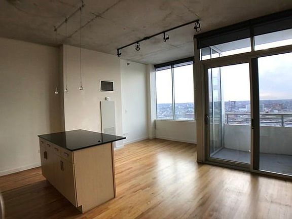 4th image of 1720 S Michigan Ave APT 2014