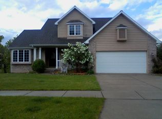 617 N Cedar Run Ct, Williamston, MI 48895