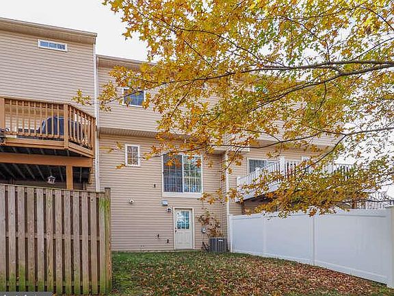 3rd image of 6863 Archibald Dr