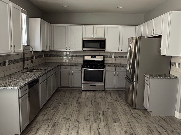 5th image of 1313 Checkmark Ave