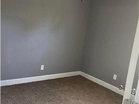 3rd image of 1088 Palmetto Ave #1