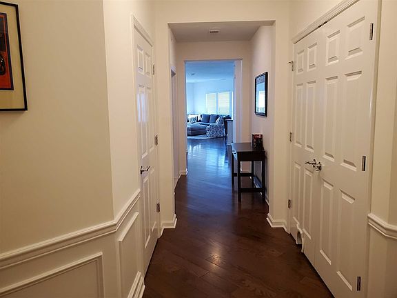 5th image of 15 Dickinson Pl