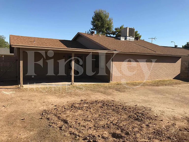7629 W Flower St — Photo 18