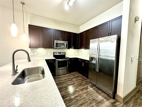 4th image of 2033 S Gessner Rd APT 2108