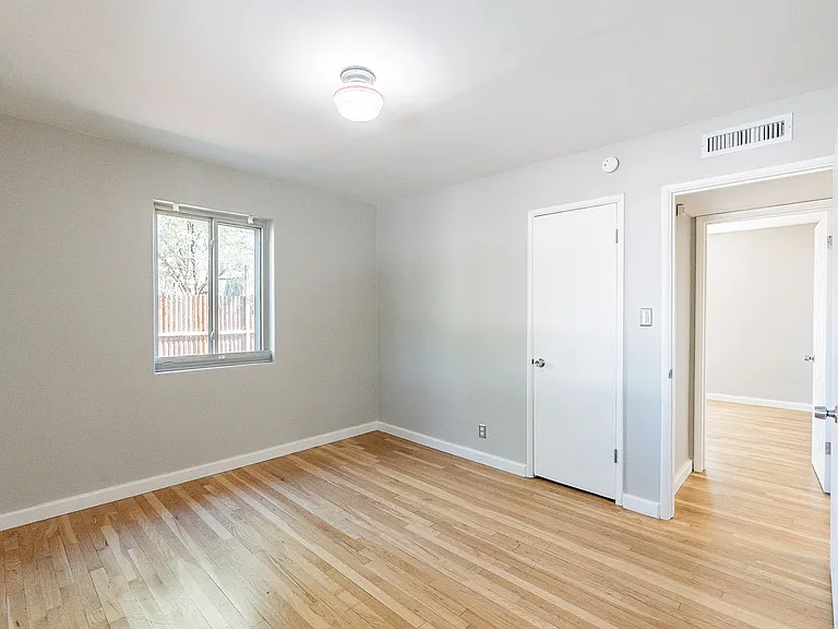 102 N Avenida Carolina — Photo 16