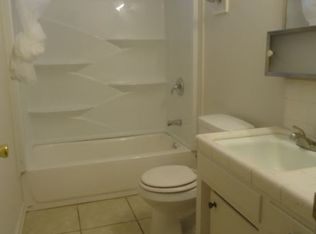 1105 Tomah Ave APT G, Porterville, CA 93257