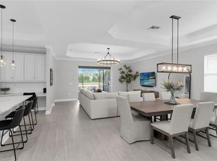 2926 Aviamar Cir, Naples, FL 34114