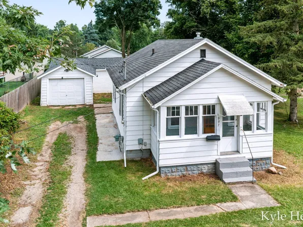837 E Marshall St, Hastings, MI 49058