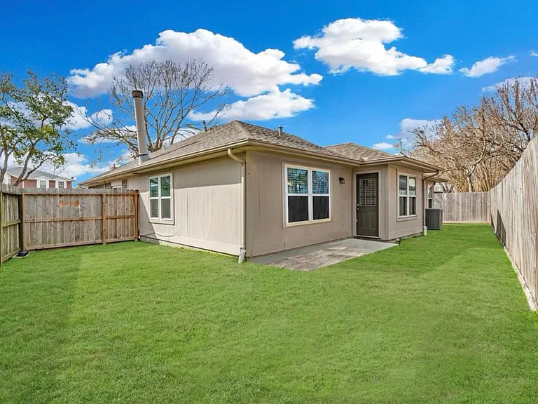 1835 Oak Ridge Dr — Photo 21