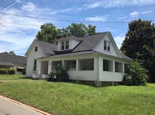 408 E 1st St, Cherryville, NC 28021