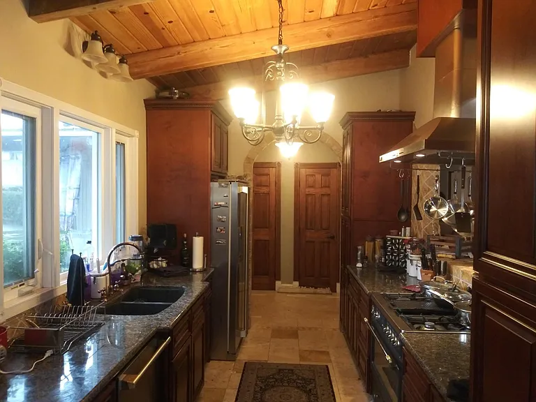 10 Roberts Ct — Photo 5