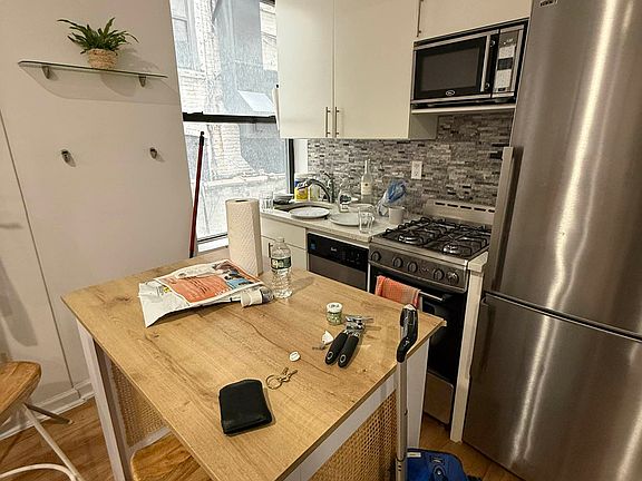 2nd image of 193-195 Bleecker St #2