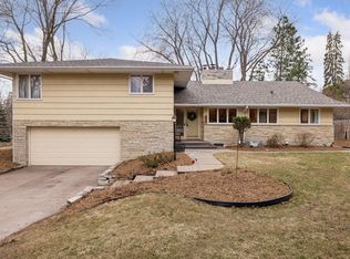 1099 Snelling Ave S, Saint Paul, MN 55116