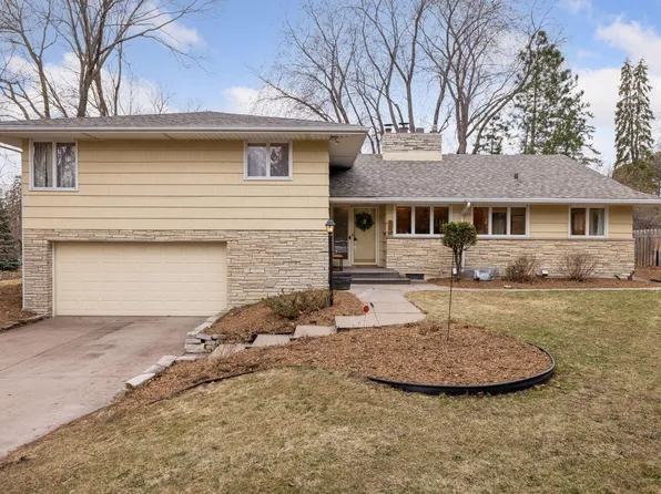 1099 Snelling Ave S, Saint Paul, MN 55116