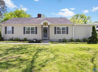 612 Hickory St SE, Hartselle, AL 35640
