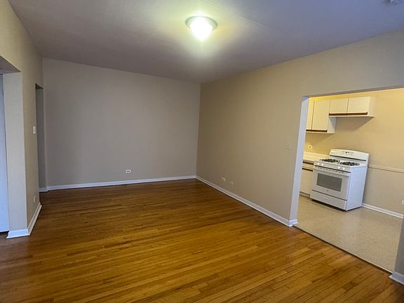 3rd image of 7733 N Marshfield Ave #2B
