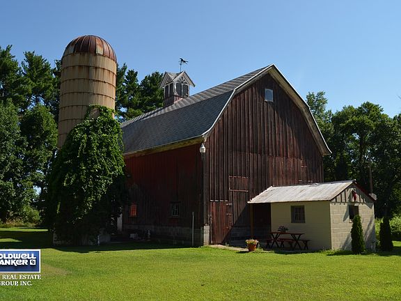 Origianal barn is excellent usable condition