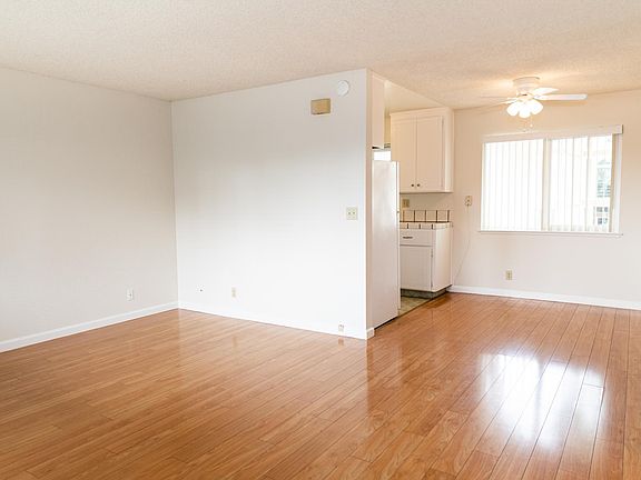 3rd image of 3681 Peacock Ct APT 7