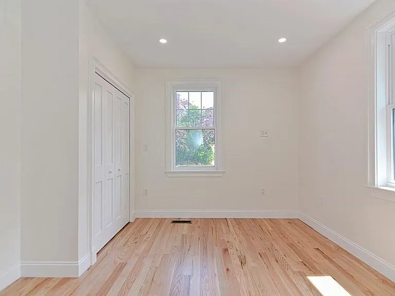64 Crescent St #1 — Photo 24
