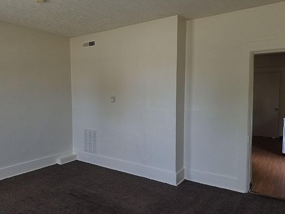 3rd image of 713 S Lowry Ave