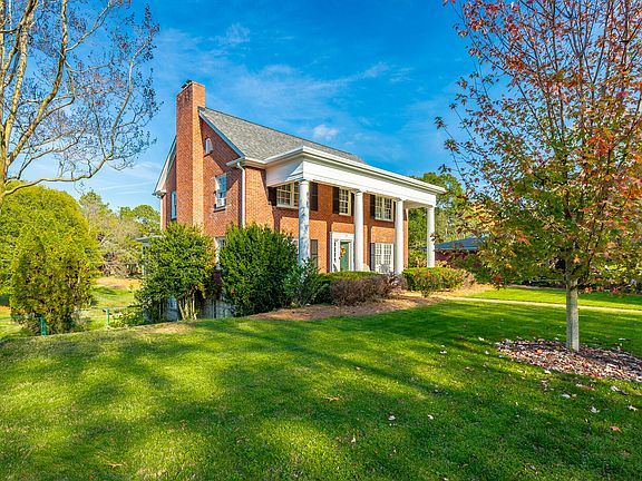 4th image of 211 Brookwood Dr