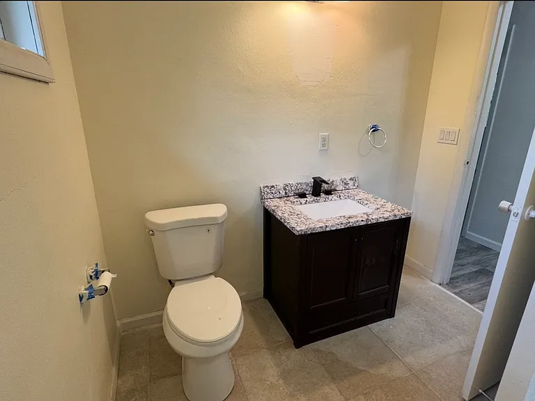 1013 Main St #1 — Photo 16