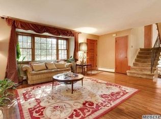 44 Wyandanch Ave, East Islip, NY 11730