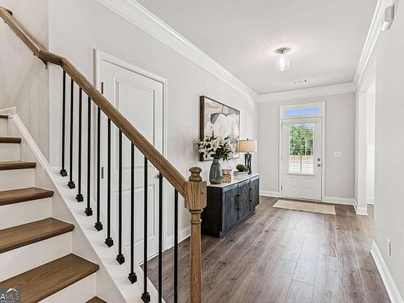 3rd image of 5557 Keswick Dr