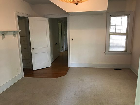 5th image of 478 College Ave
