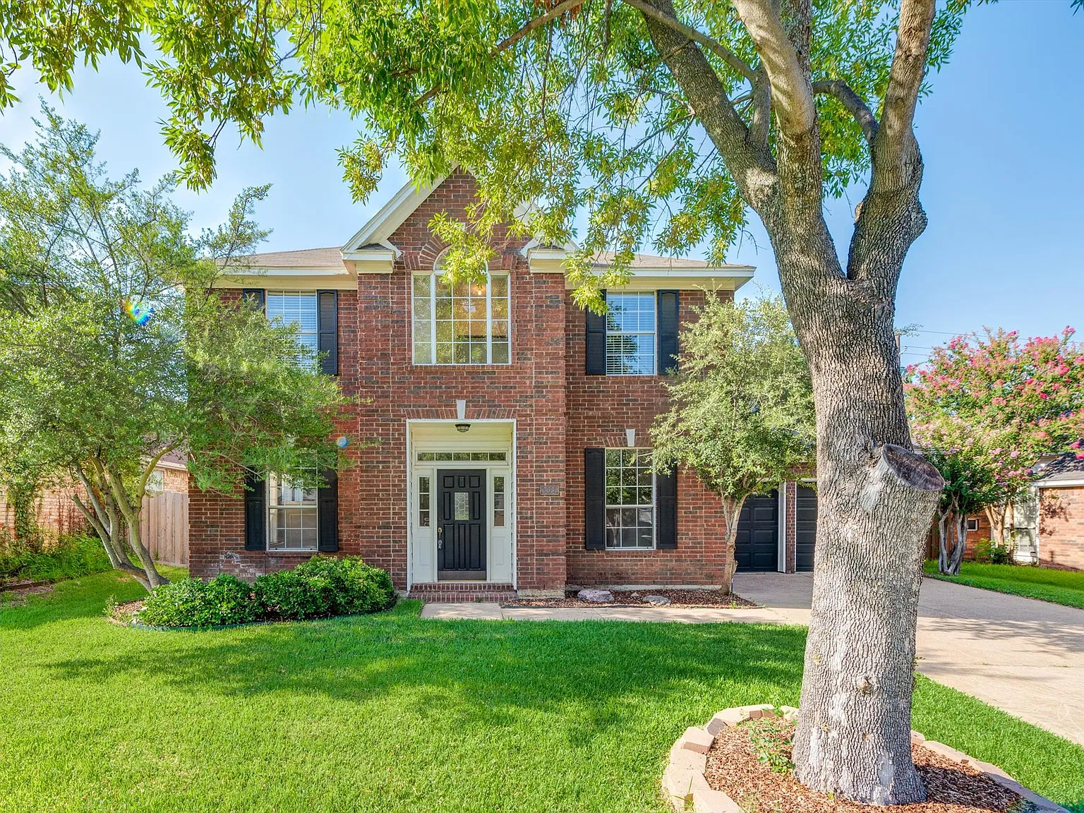 4 bed, 2.5 bath, 2793 sqft, $3,400 — Photo 1