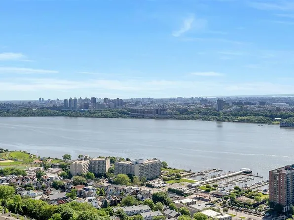 200 Winston Dr APT 2912, Cliffside Park, NJ 07010