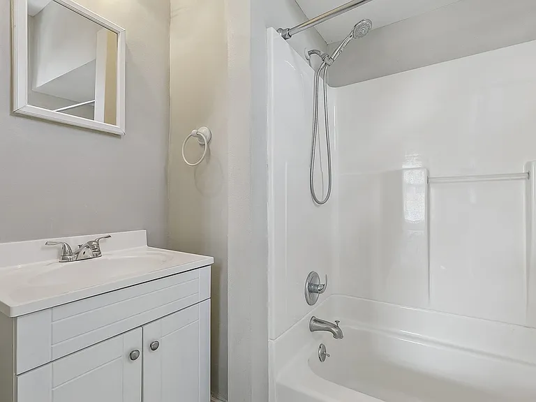 2822 General Pershing St — Photo 6